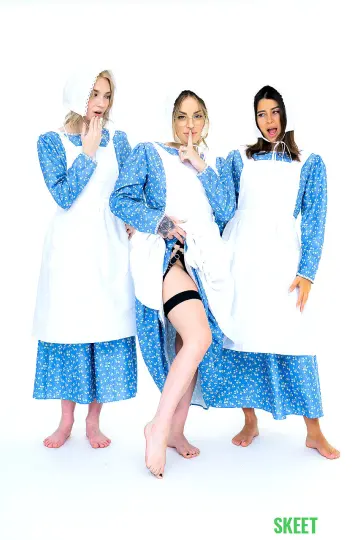 Kylie Rocket, Anna Claire Clouds, Claire Roos & Clarke Kent - StepSiblings photo 12