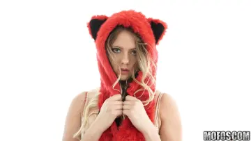 Lilly Sapphire - I Know That Girl photo 9