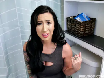 Lily Lane - PervMom photo 5