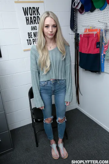 Lily Larimar & Jack Vegas - Shoplyfter photo 13