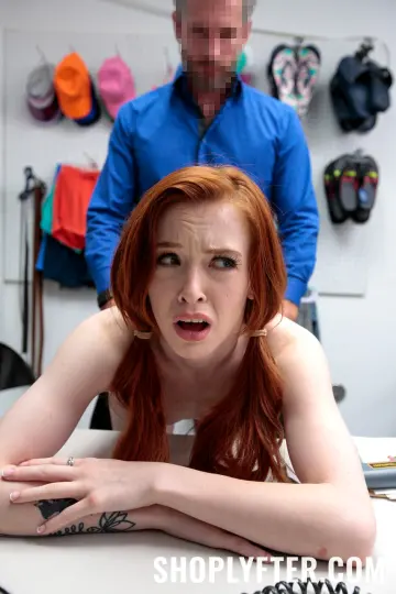Madi Collins - Shoplyfter photo 5