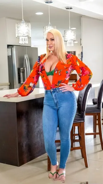 Mellanie Monroe & Nade Nasty - My Pervy Family photo 15