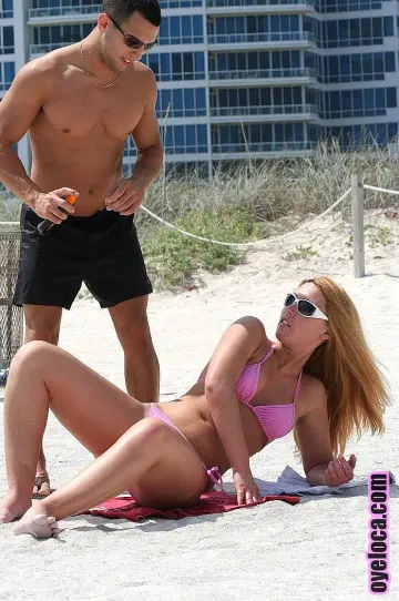 Mikey Butders & Summer Alessandro - Oye Loca photo 3