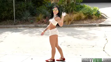 Morgan Lee - Exxxtra Small photo 12