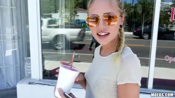 Naomi Woods - Public Pickups photo 12