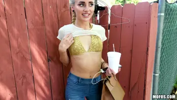 Naomi Woods - Public Pickups photo 4