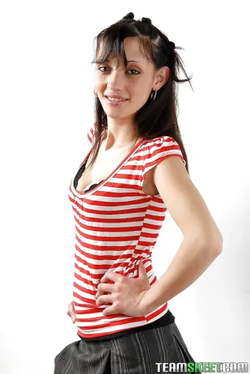 Nicole Perez - Oye Loca photo 7