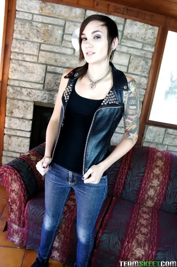 Nikki, Scarlet & Dawn photos