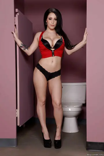 Noelle Easton - Baby Got Boobs photo 8