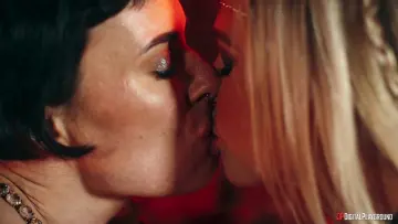 Olive Glass, Agatha Vega & Sophie Reade - Digital Playground photo 2