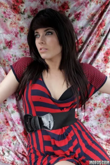 Oxuanna Envy - Mofos photo 4