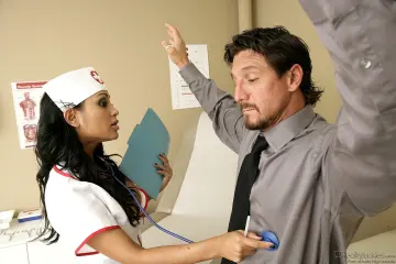 Priya Rai & Tommy Gunn - RealityJunkies photo 18