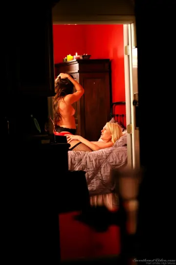 Samantha Ryan & Stephanie Swift - SweetHeartVideo photo 6