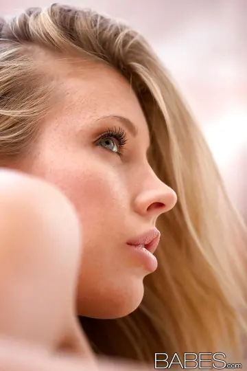 Samantha Saint - Babes photo 4
