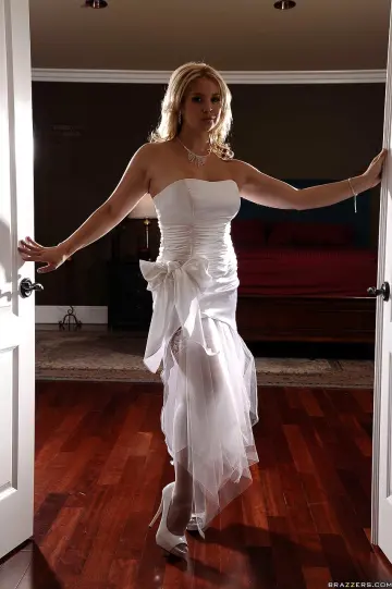 Sarah Vandella - Hot And Mean photo 17