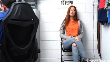 Scarlett Mae & Wrex Oliver Shoplyfter photos