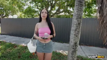 Scarlett Rosewood & Treyy Vunt - Bang Bus photo 14