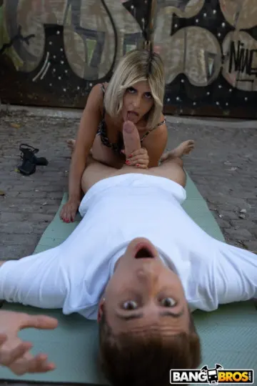 Serena Gomes & Cris Png - BangBros photo 23