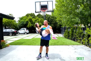 Sia Wood & Danny Mountain - Exxxtra Small photo 11