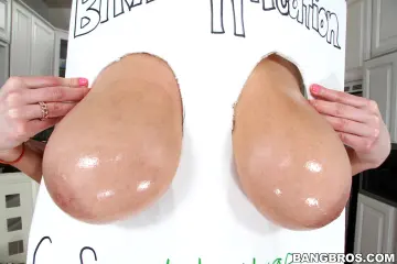 Siri - Big Tits, Round Asses photo 10