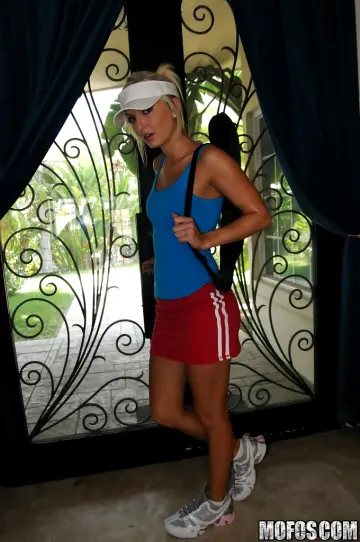 Taylor Tilden - I Know That Girl photo 9