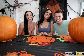 Tia Cyrus - Bangbros Clips photo 3