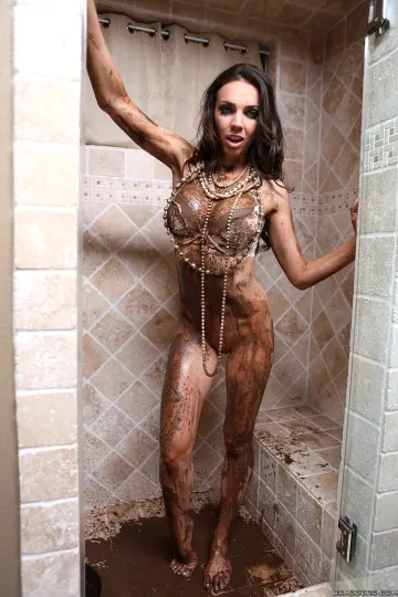Tiffany Tyler photos