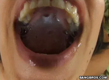 Tina H - Big Mouthfuls photo 5