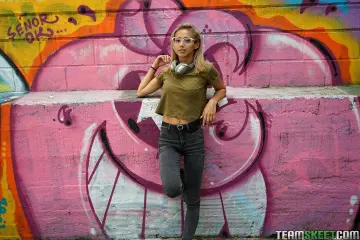 Veronica Leal & Mario Leon - Oye Loca photo 4