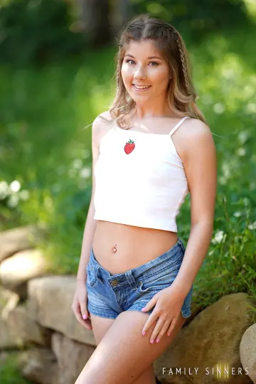 Vienna Rose & Mark Wood - MILFED photo 2