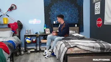 Violet Ray & Johnny Love - Reality Kings photo 5