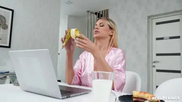 Zlata Shine & Jordi El Nino Polla - Reality Kings photo 7